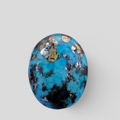 حجر فيروزي طبيعي عيار 24 قيراطًا مع البيريت، أبعاد الحجر 20×16 مم