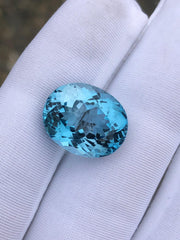 حجر كريم من التوباز الأزرق المقطوع بشكل فاخر - 15.5 قيراط