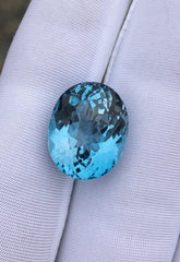 حجر كريم من التوباز الأزرق المقطوع بشكل فاخر - 15.5 قيراط