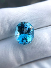 حجر كريم من التوباز الأزرق المقطوع بشكل فاخر - 13.6 قيراط