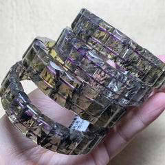 سوار من أحجار الكوارتز الكريمة المصنوعة من الذهب الأرجواني والكاكوسينيت الطبيعي، مقاسات الخرز 16 × 12 ملم