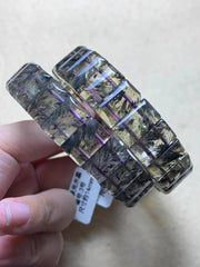 سوار من أحجار الكوارتز الكريمة المصنوعة من الذهب الأرجواني والكاكوسينيت الطبيعي، مقاسات الخرز 16 × 12 ملم