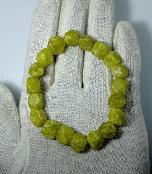 Natural Heart Chakra Serpentine Gemstone Bracelet - also known as Zehrmora Bracelet