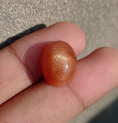 كابوشون من حجر الشمس الطبيعي 13.6 قيراط - هيليوليت - الفلسبار المغامر - حجر بخت شهر أغسطس - 16x13x8 ملم