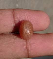 كابوشون من حجر الشمس الطبيعي 7.9 قيراط - هيليوليت - الفلسبار المغامر - حجر بخت شهر أغسطس - 14x10x7 ملم