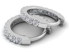 أقراط من الألماس الطبيعي