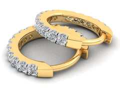 أقراط من الألماس الطبيعي