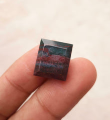 حجر دم طبيعي عالي الجودة 16.4 قيراط - الهليوتروب - الأبعاد -17 × 15 ملم