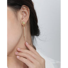 أقراط متدلية غير متماثلة من اللؤلؤ CZ - أقراط لؤلؤ فضية مطلية بالذهب للنساء - أقراط لؤلؤ مثالية مع تغليف الهدايا