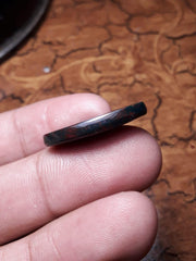 حجر دم طبيعي عالي الجودة 14.6 قيراط - الهليوتروب - الأبعاد - 25.8 مم × 15 مم