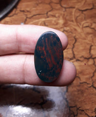 حجر دم طبيعي عالي الجودة 14.6 قيراط - الهليوتروب - الأبعاد - 25.8 مم × 15 مم