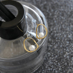 أقراط مرصعة باللؤلؤ بتصميم هندسي دائري - أقراط لؤلؤ فضية مطلية بالذهب للنساء - أقراط لؤلؤ مثالية مع تغليف الهدايا