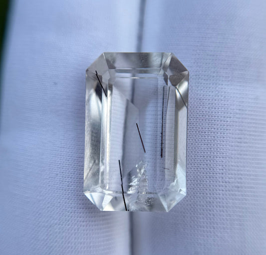 7.3 قيراط من الكوارتز التورماليني الأسود - كوارتز روتيل أسود