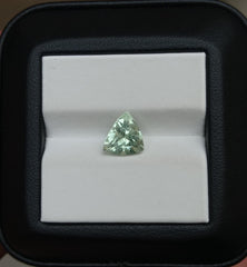 1.95 قيراط زبرجد طبيعي مع لون أخضر - حجر بخت شهر مارس - 9x8x6 ملم