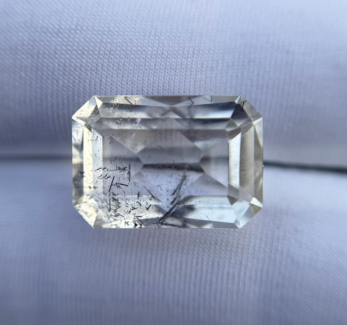 7.3 قيراط من الكوارتز التورماليني الأسود - كوارتز روتيل أسود